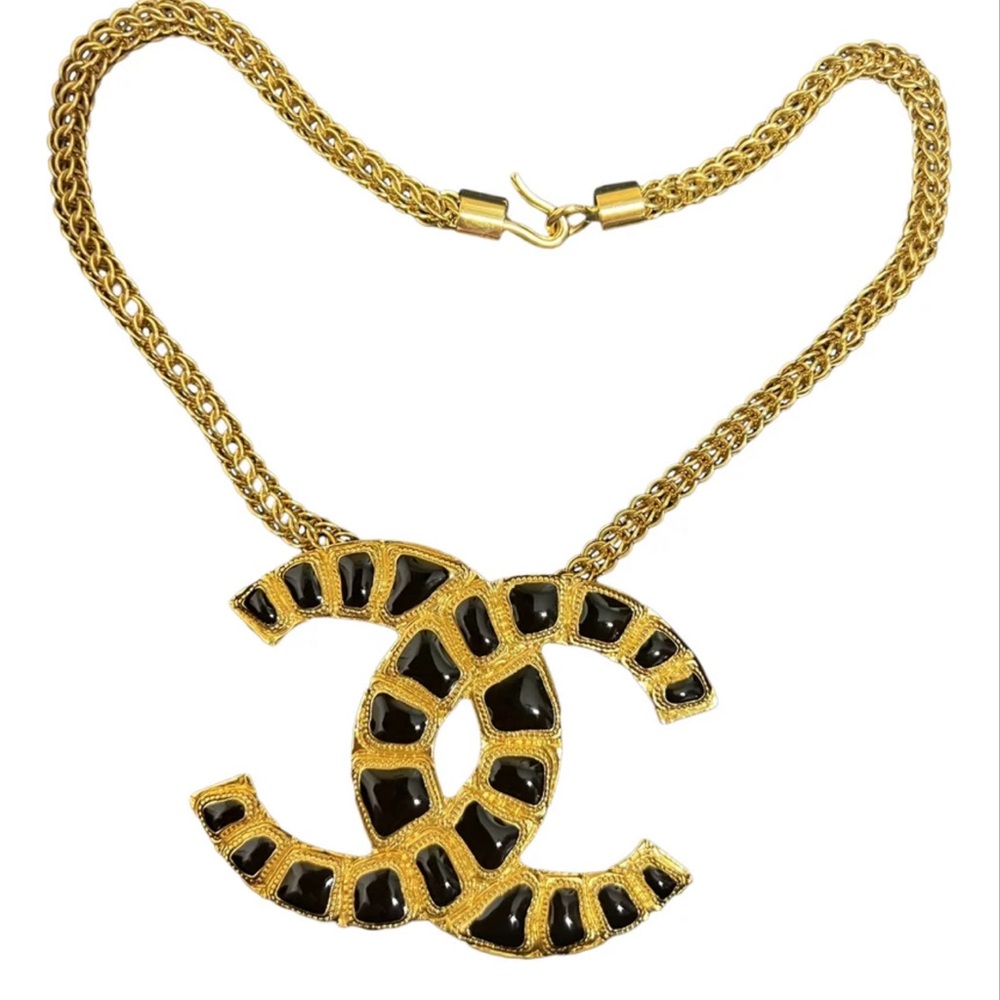 CHANEL CC logo (Large) choker necklace